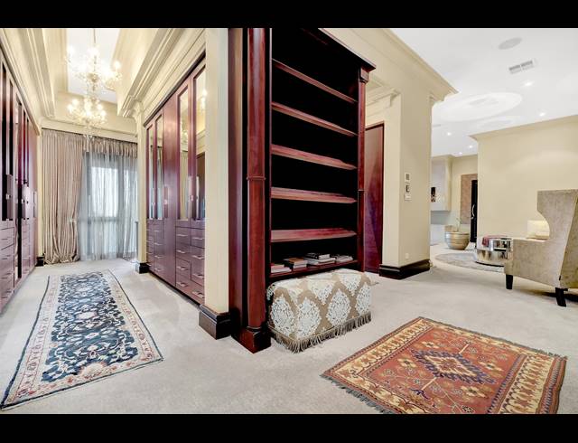 5 BEDROOM HOUSE FOR SALE IN SANDHURST